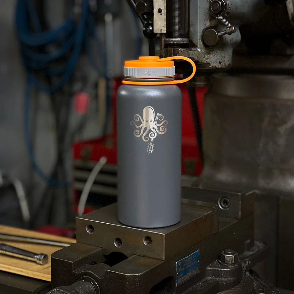 AG Insulated SS Water Bottle 32oz - Kraken Trident - Image 3